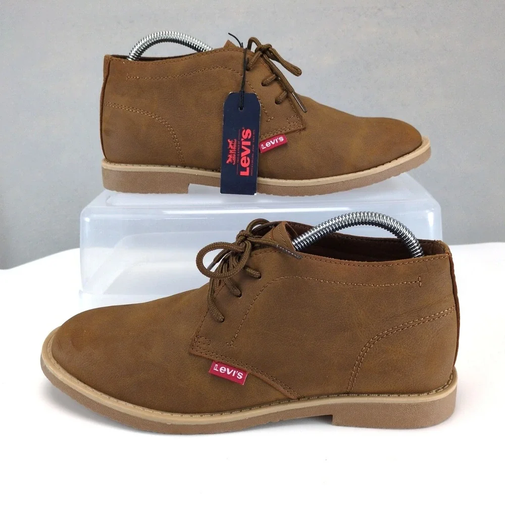 Levi's Sonoma Chukka Boots Mens 8 Brown NWT Faux Nubuck 518815DKTN